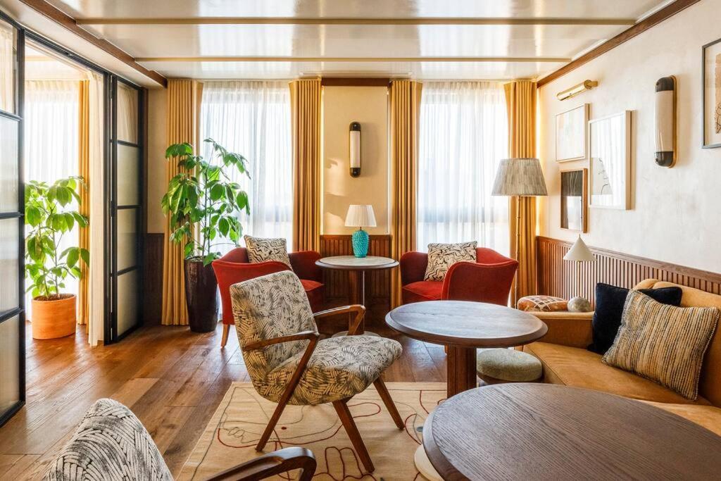 Luxury In A Vibrant Part Of North *