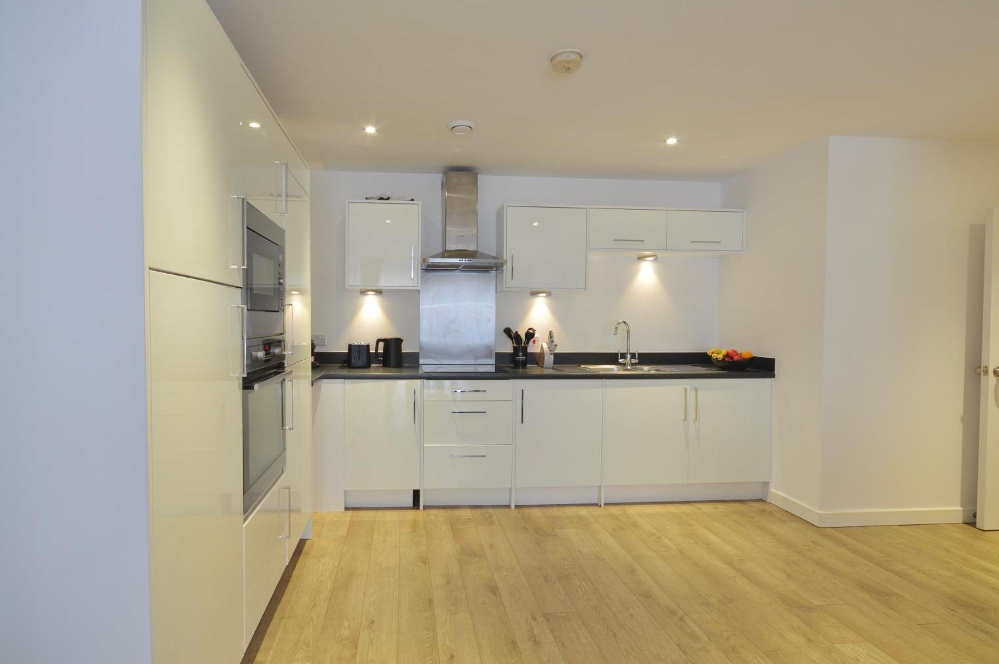 Appartement Modern 2 Bedroom Steps From Vauxhall St Londen