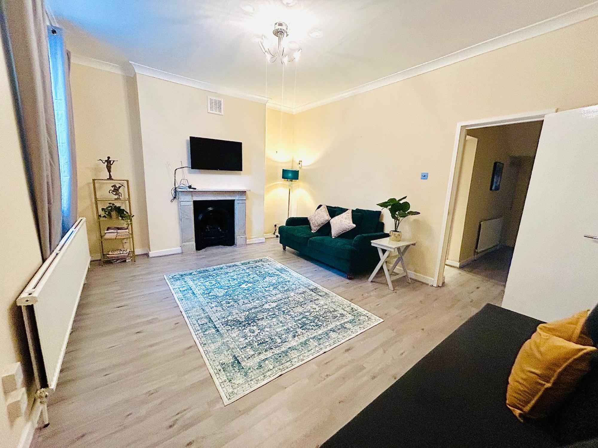 Charming 2 Bedroom Family Apartment London