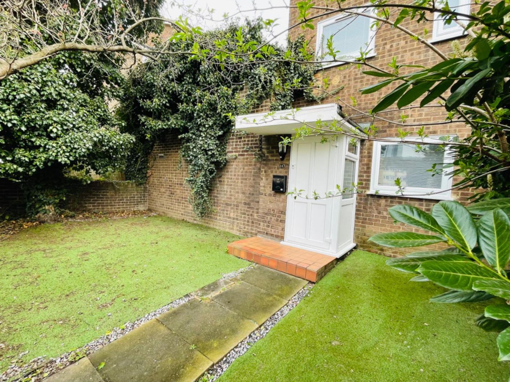 Spacious Double Bedroom With Private Bathroom Ensuite In Canary Wharf E14, Only 1 Stop To Excel And O2 For Short Or Long Let In Canary Wharf, Less Than An Hour From Heathrow, Stansted And Gatwick Airport Gasthof