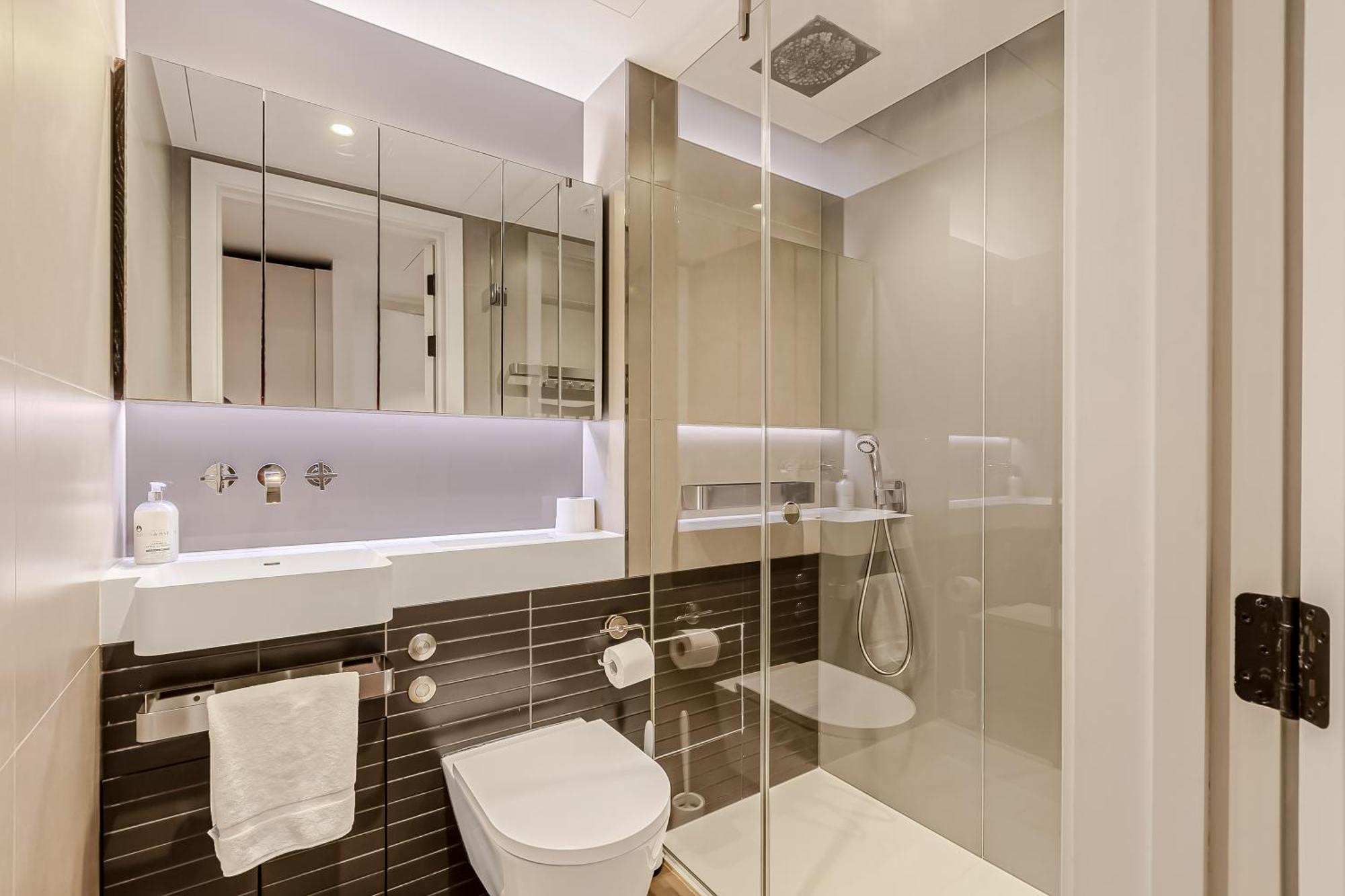 Apartment Radiant 2 Bdr With Balcony In Luxury Building *