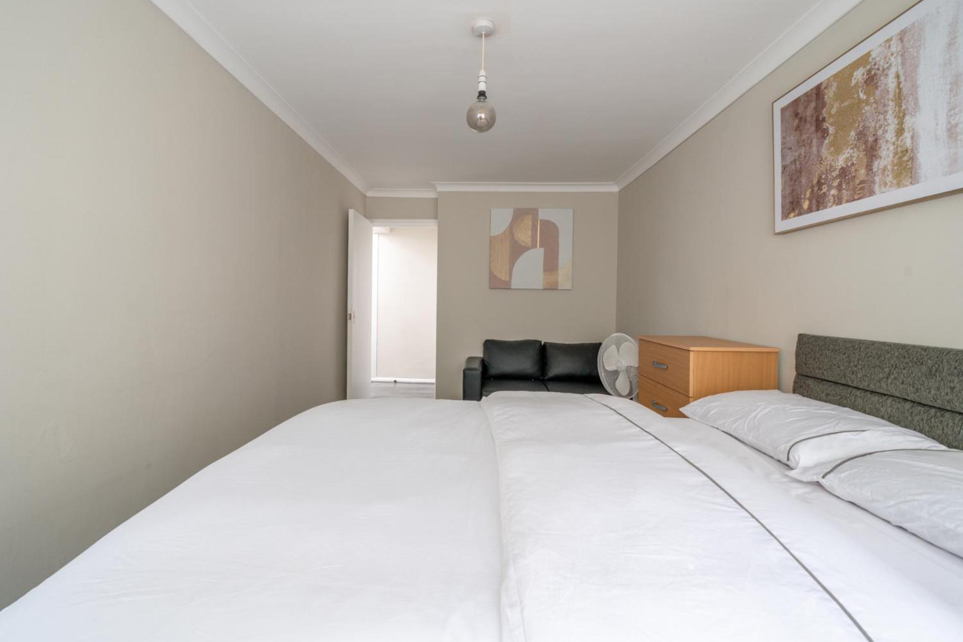 One-bedroom Ground Floor Gem 15 Mins From Kings Cross * London