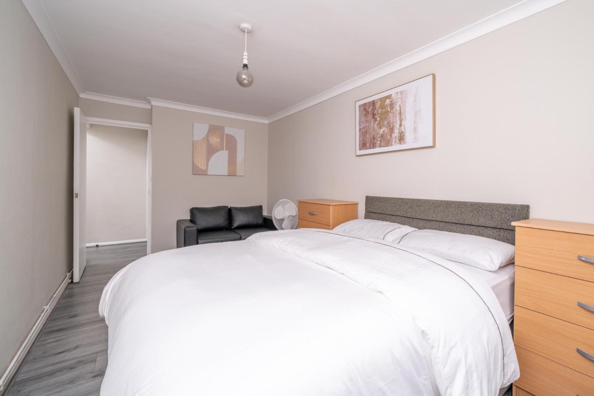 Apartment One-bedroom Ground Floor Gem 15 Mins From Kings Cross