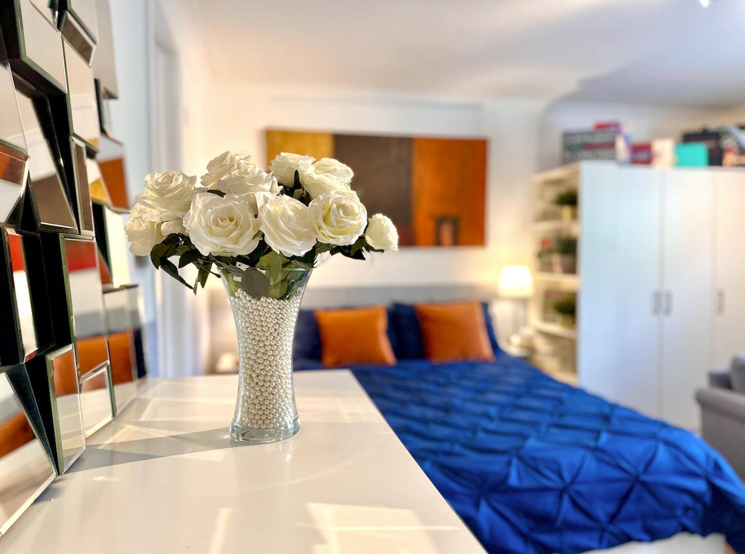 Stunning Business Travellers En-suite Bathroom Garden View Apartment *