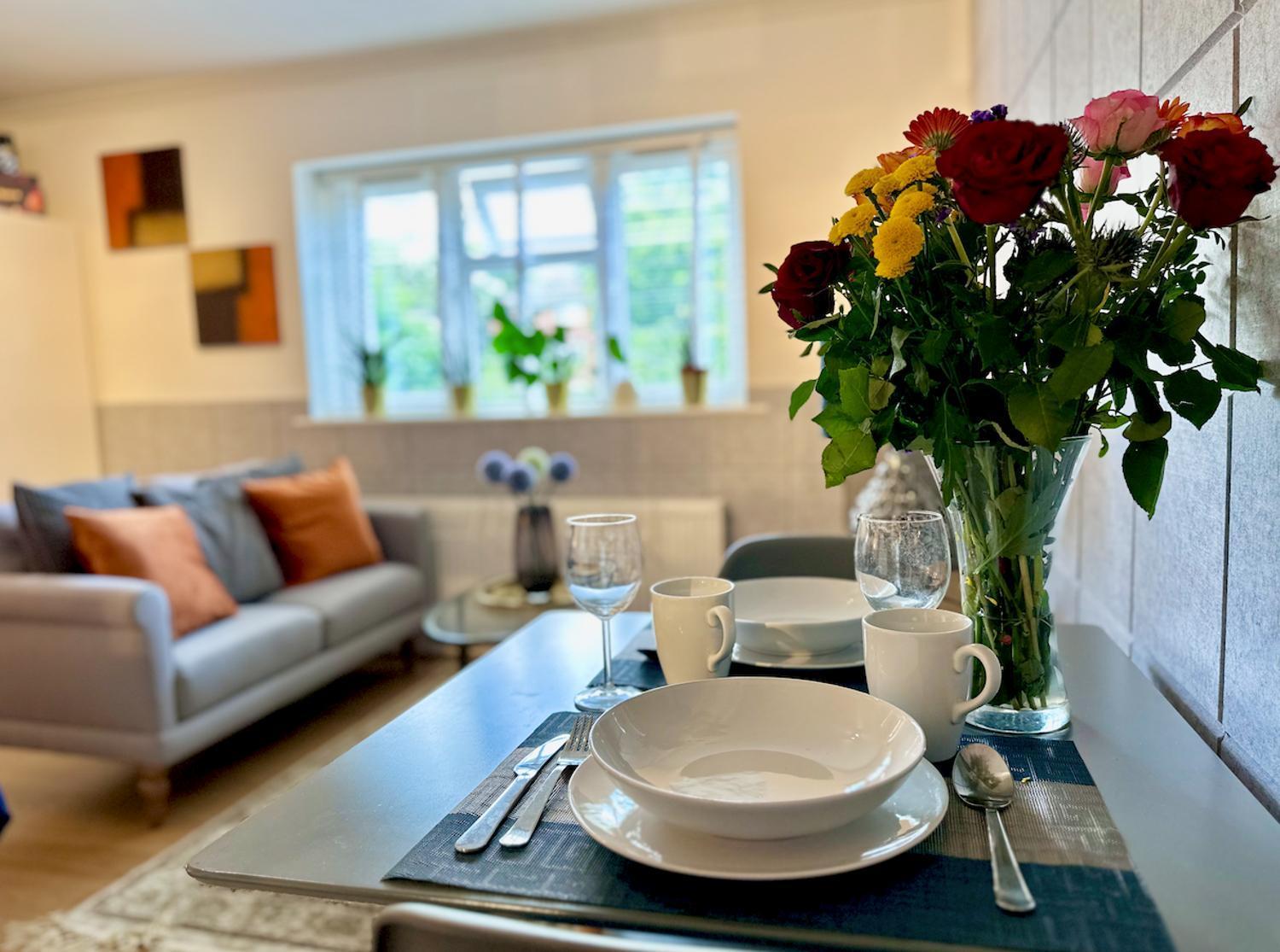 Stunning Business Travellers En-suite Bathroom Garden View Apartment *