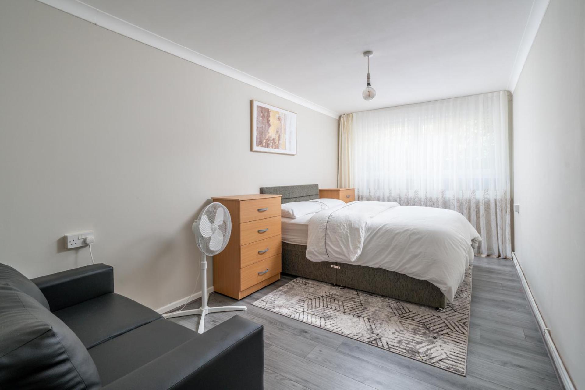 One-bedroom Ground Floor Gem 15 Mins From Kings Cross *