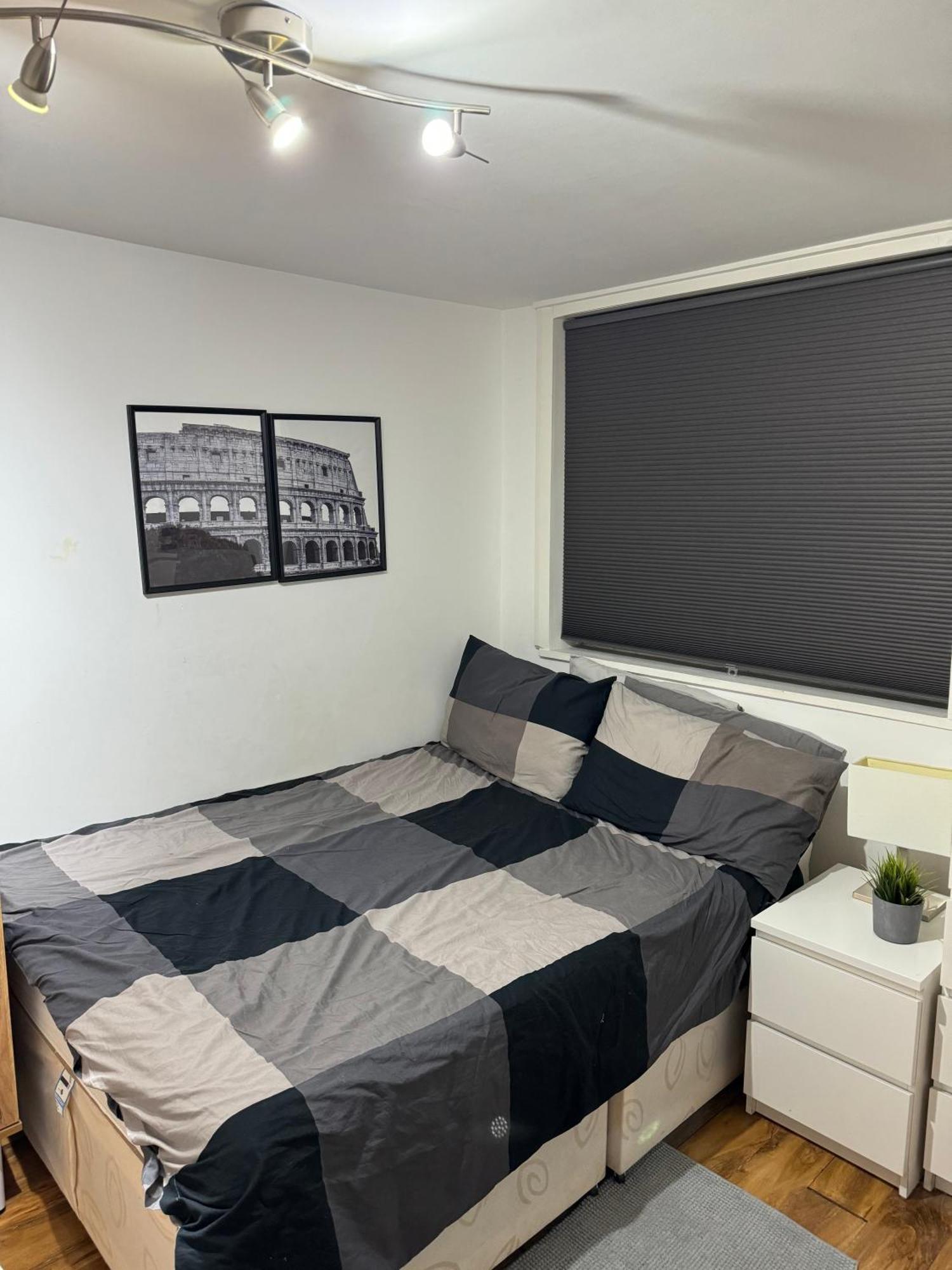 Double Bed With En-suite & Free Parking In Cricklewood Nw2 Privatunterkunft London