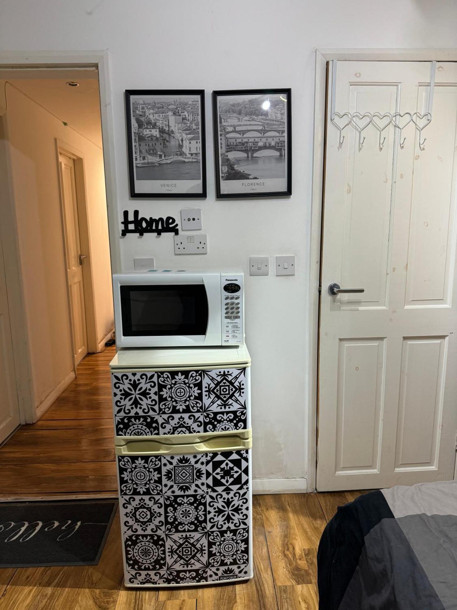 Double Bed With En-suite & Free Parking In Cricklewood Nw2 Privatunterkunft *