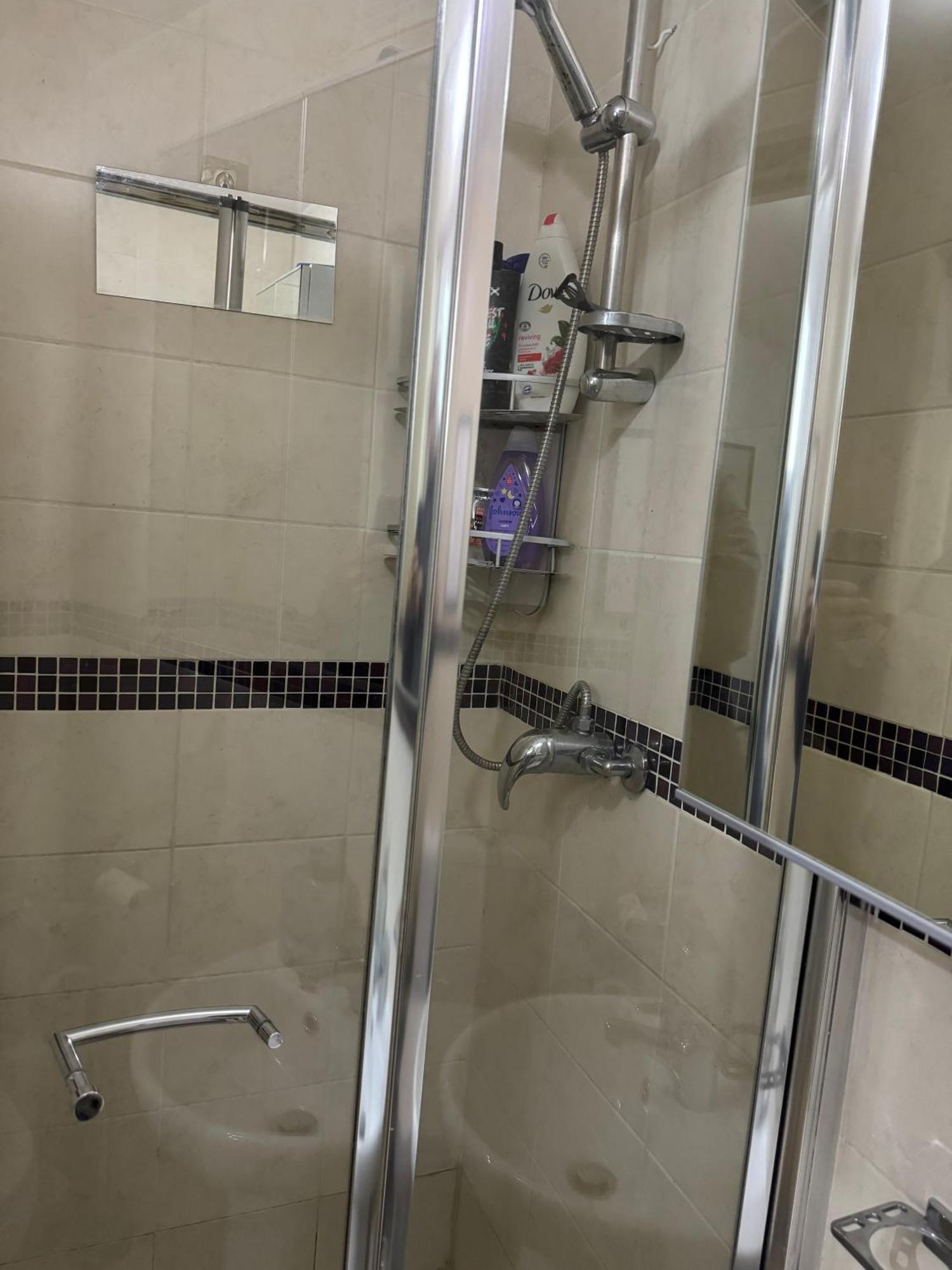 Privatunterkunft Double Bed With En-suite & Free Parking In Cricklewood Nw2 *