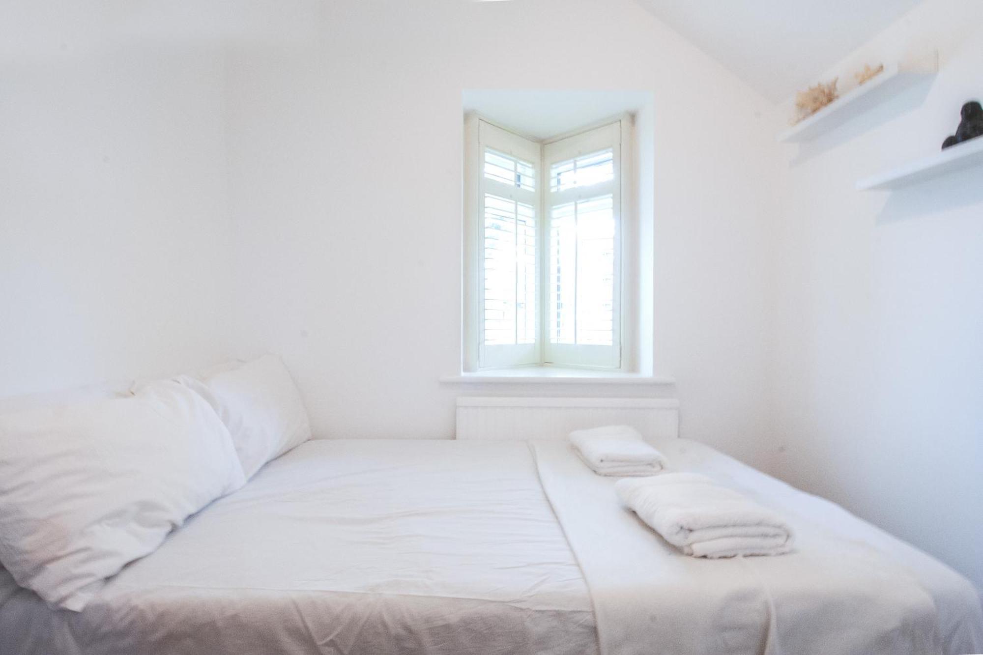 Beautiful 4 Bedroom With Garden Sleeps 10