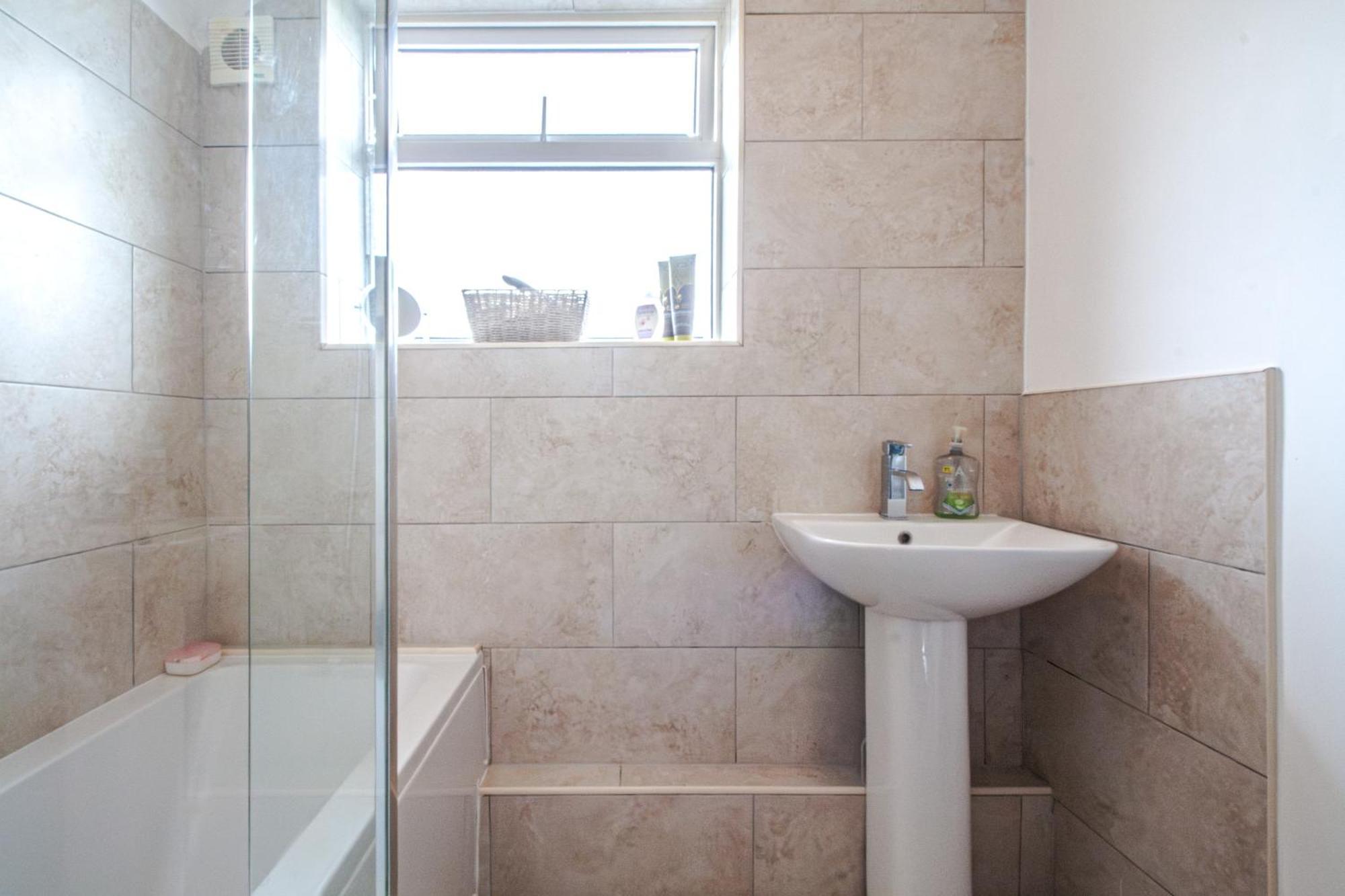 Apartment Beautiful 4 Bedroom With Garden Sleeps 10 *