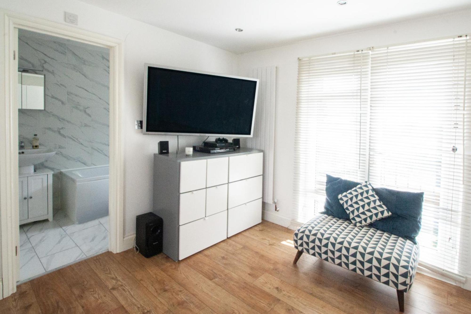 Apartment Beautiful 4 Bedroom With Garden Sleeps 10