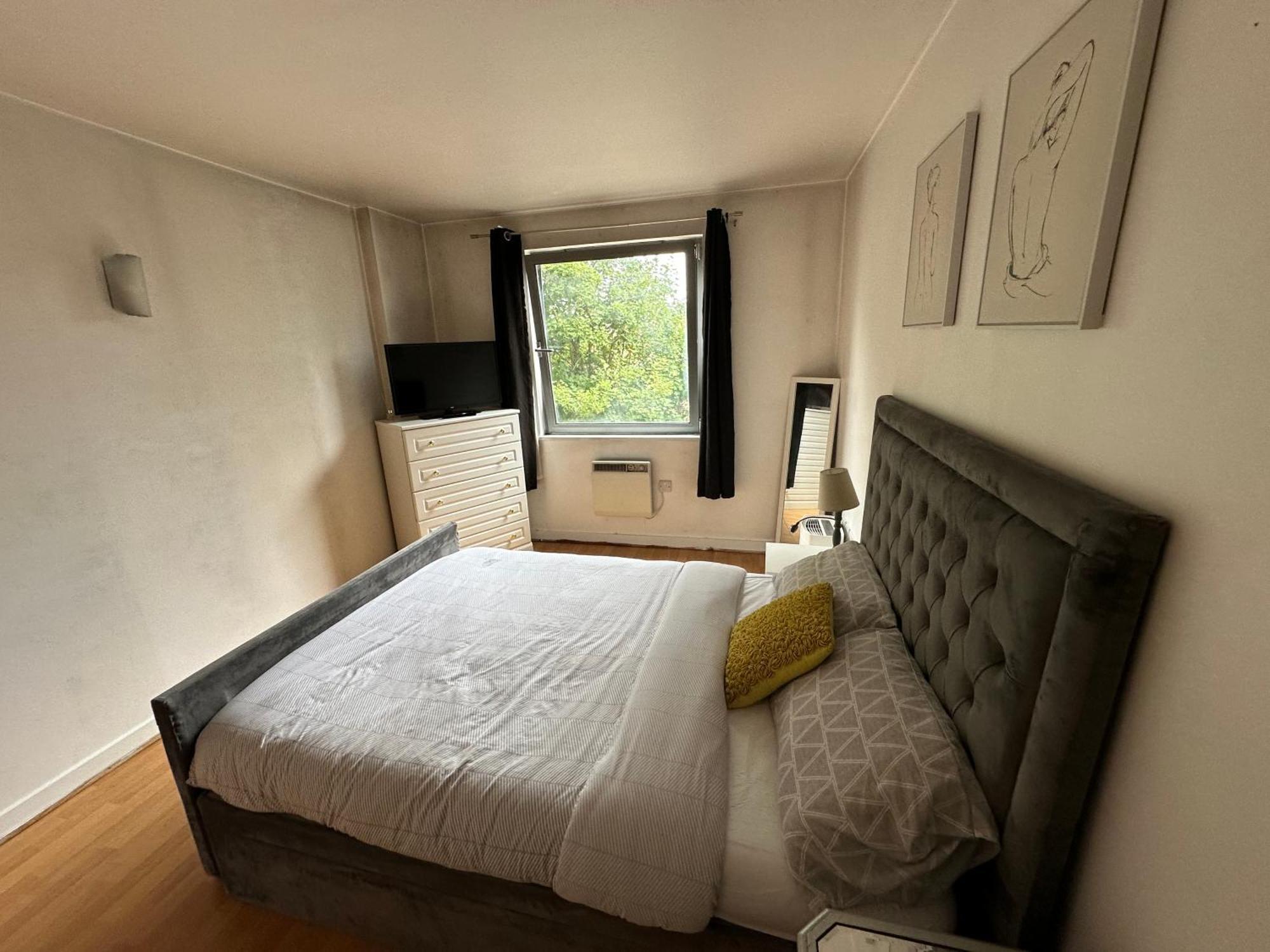 Greenwich Staycation! Gym-pool-parking-tube Station 2mins Away Apartment London