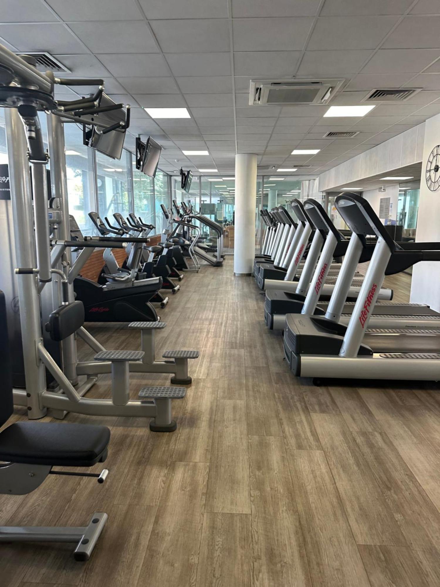 Apartment Greenwich Staycation! Gym-pool-parking-tube Station 2mins Away London
