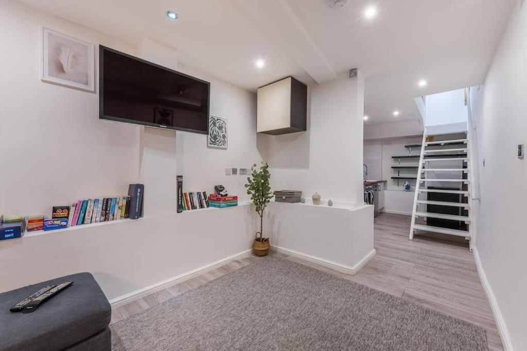 Spacious And Modern Duplex With Garden * London