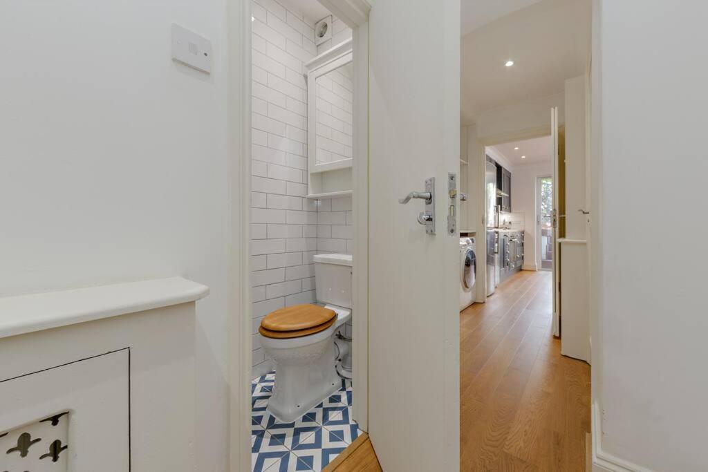 Charming Hampstead Retreat With Patio Apartment London