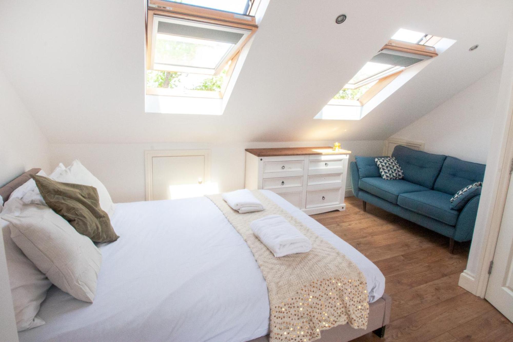 Beautiful 4 Bedroom With Garden Sleeps 10