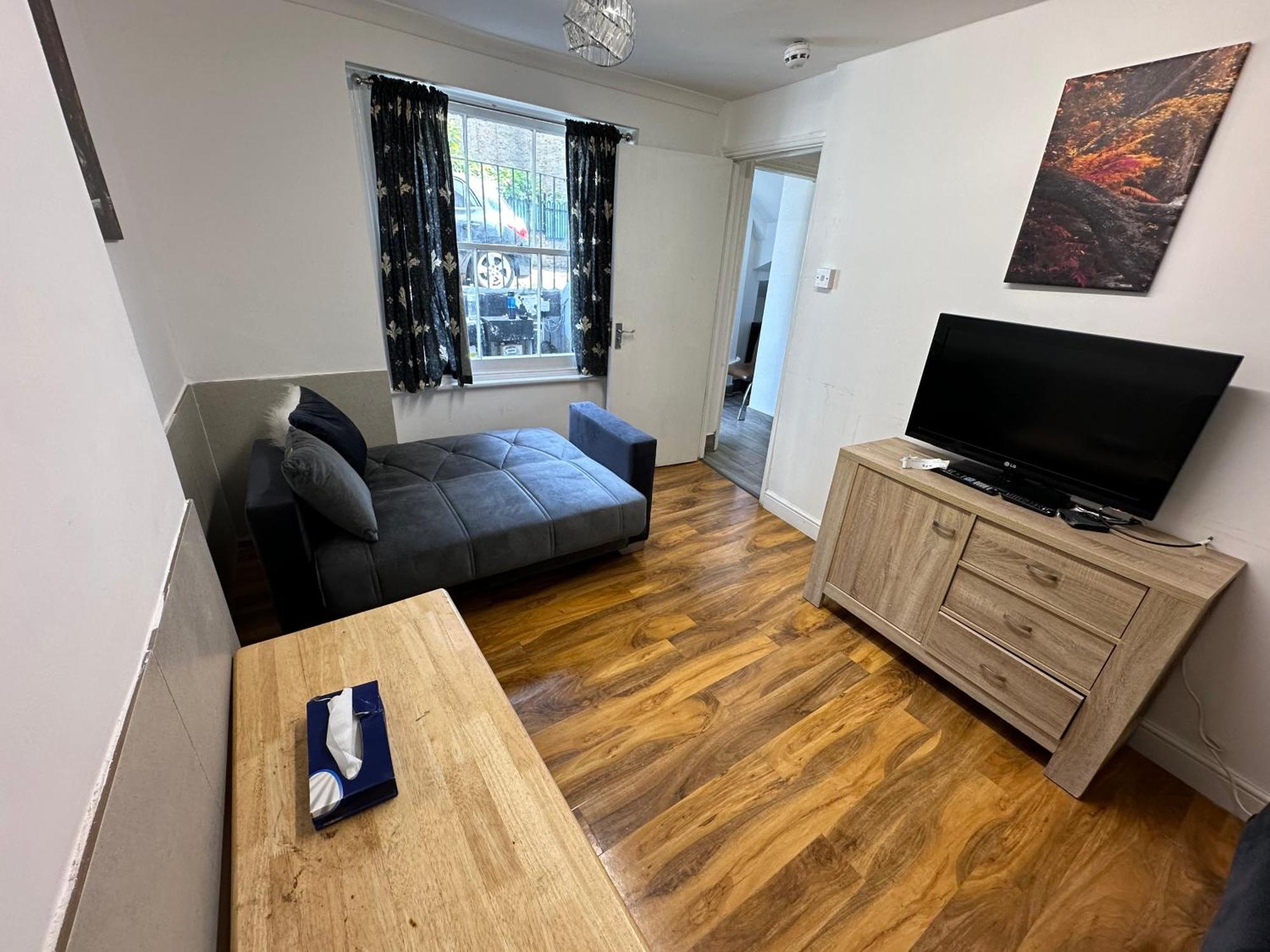 Springfield Apartment *