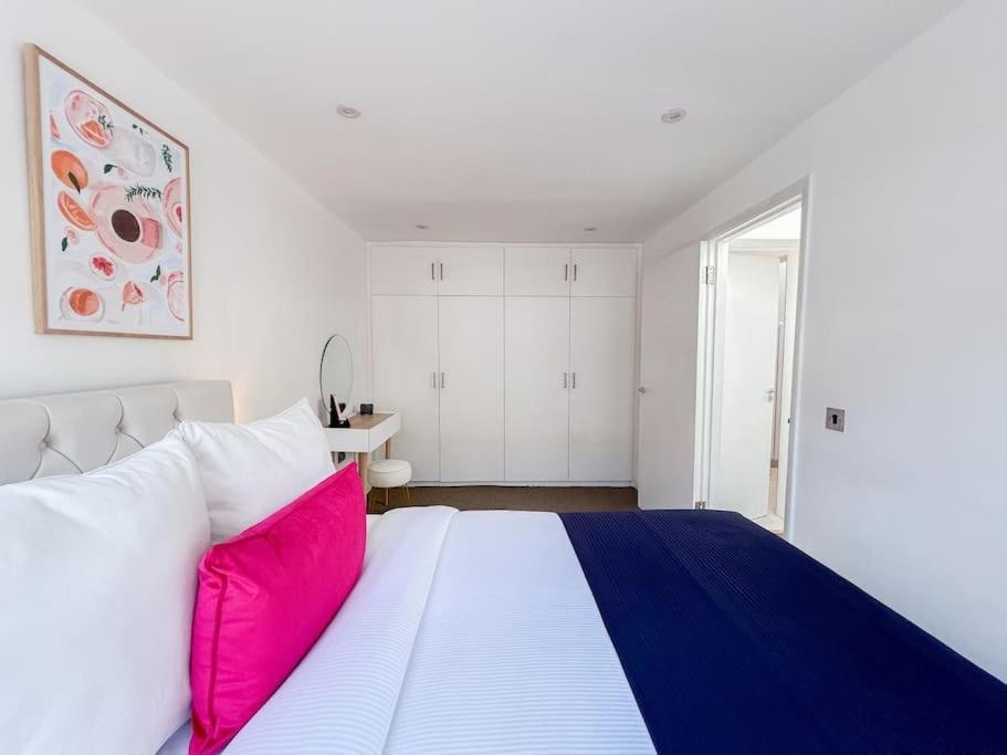 Apartment Two Bedroom Notting Hill Delight London