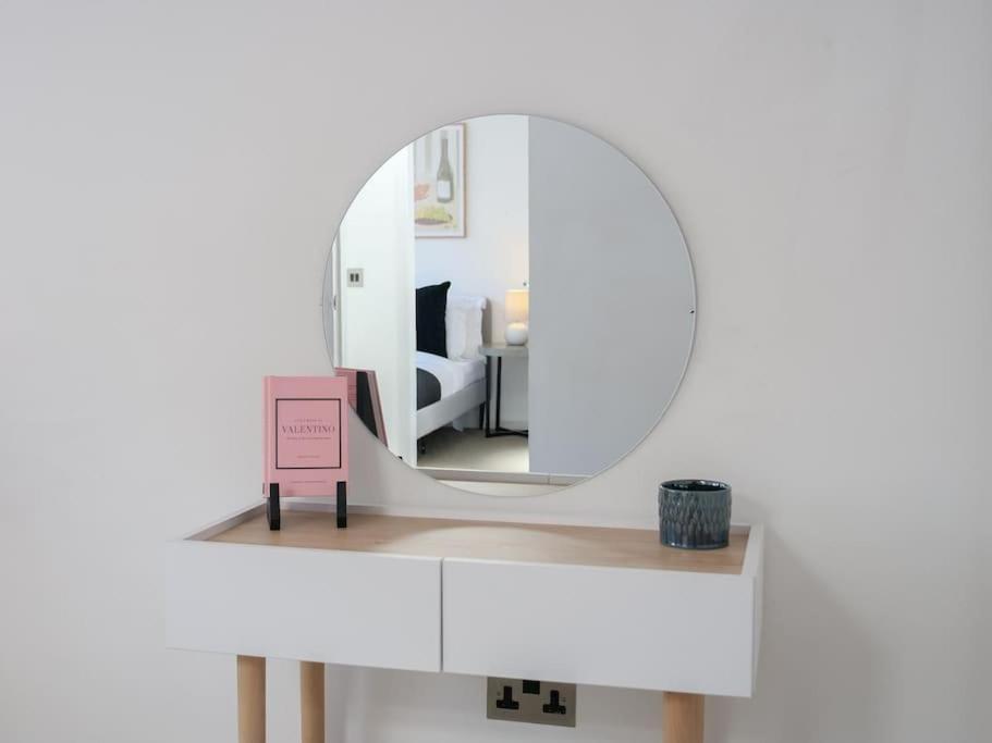 Two Bedroom Notting Hill Delight London
