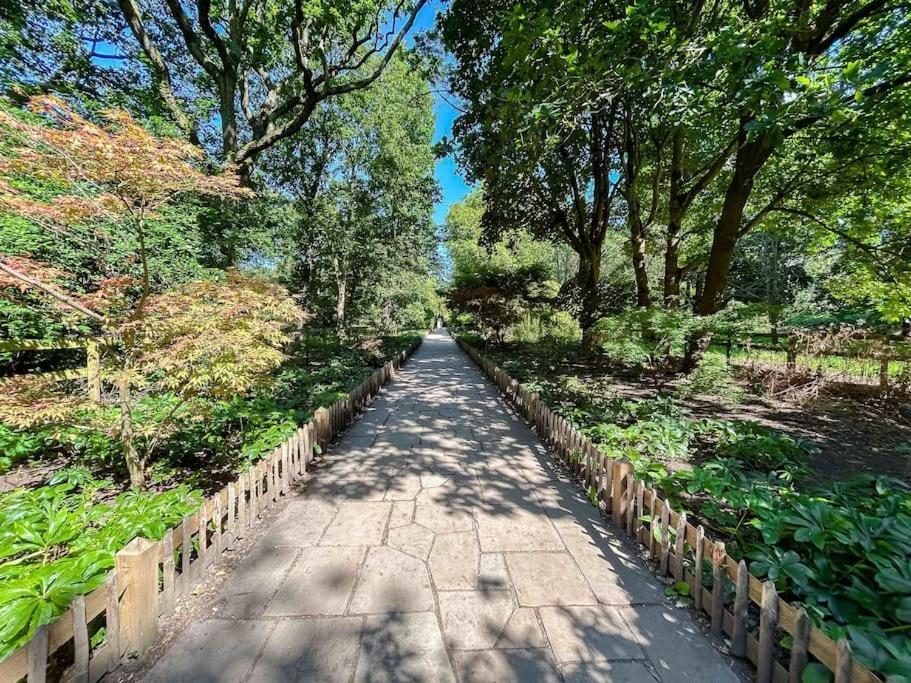 Two Bedroom Notting Hill Delight Apartment *
