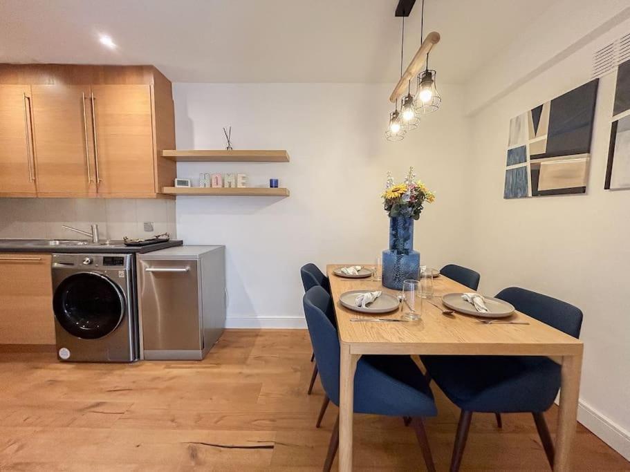 Two Bedroom Notting Hill Delight