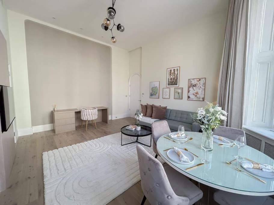 Stylish And 1 Bedroom Leilighet