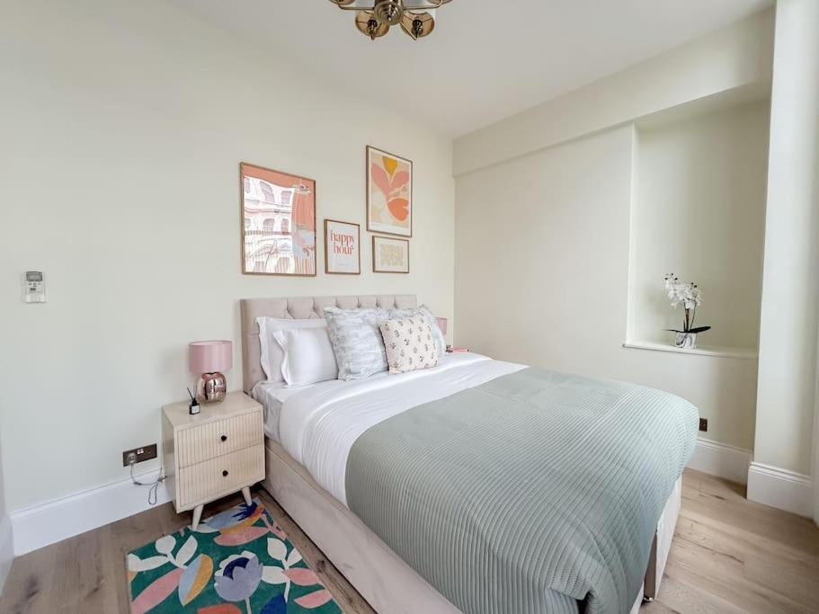 Stylish And 1 Bedroom Leilighet London