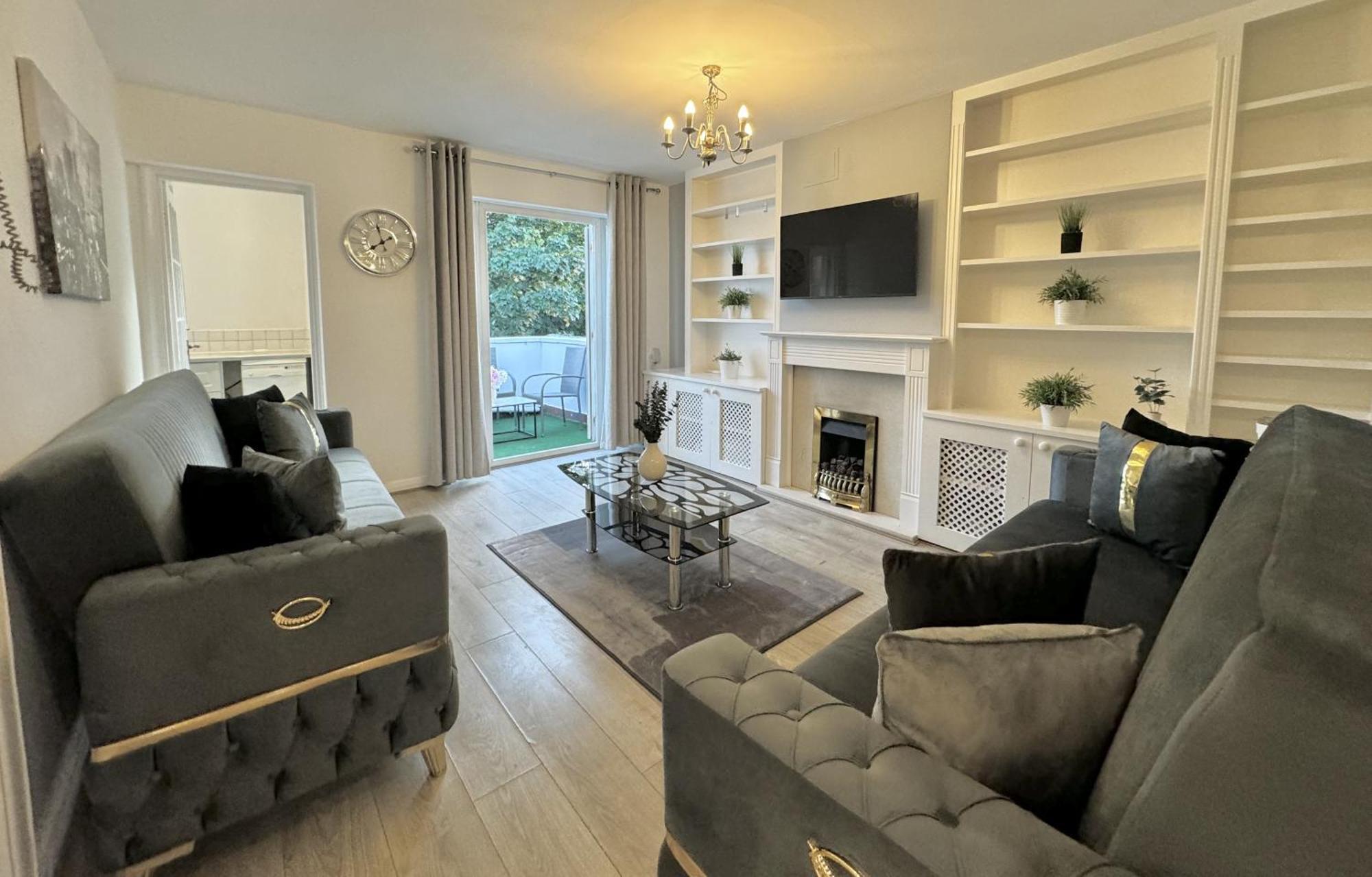 Leilighet Newly Renovated Kensington 2 Bedroom With Balcony Near Harrods Sleeps 6, 2 Min Walk From Station *