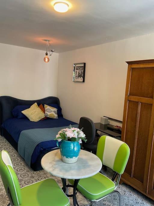 Studio2 Bright With Private Patio In * Londen