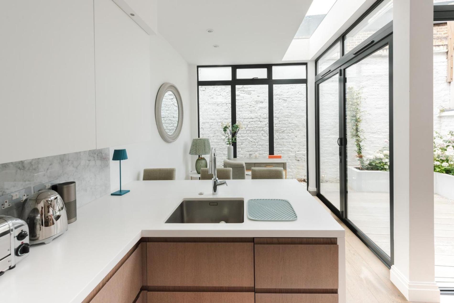 Sunny In Chelsea - Luxurious 3 Bedroom Chelsea Ferienhaus *