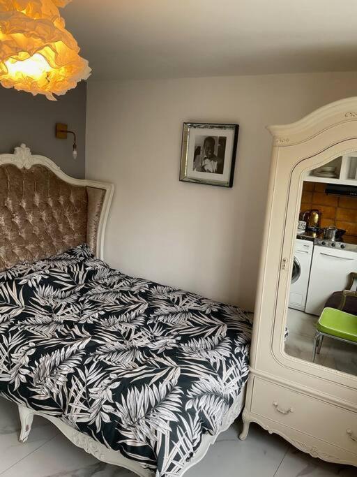 Studio6 Charming With Modern Amenities In * London