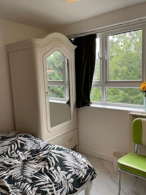 Studio6 Charming With Modern Amenities In London