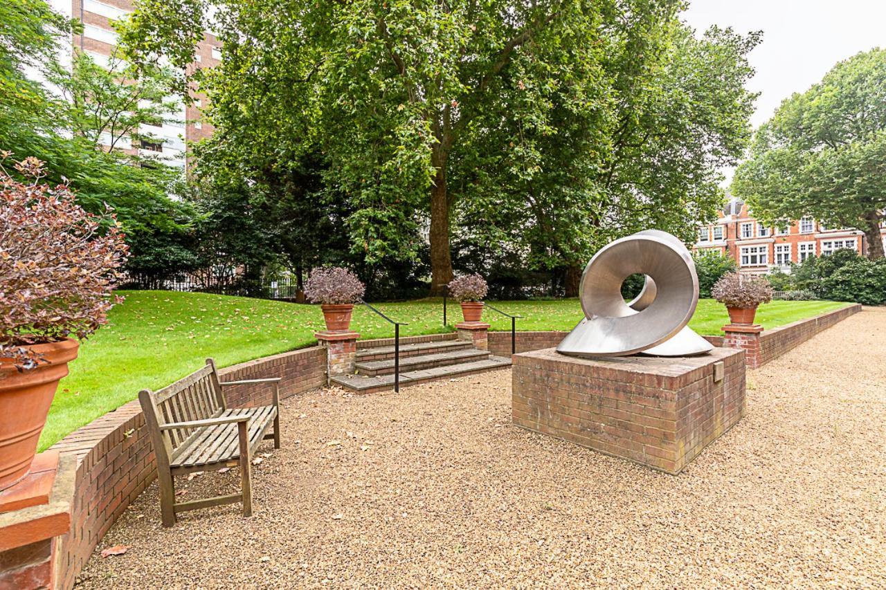 Elegant Two-bedroom Flat In Evelyn Gardens * London