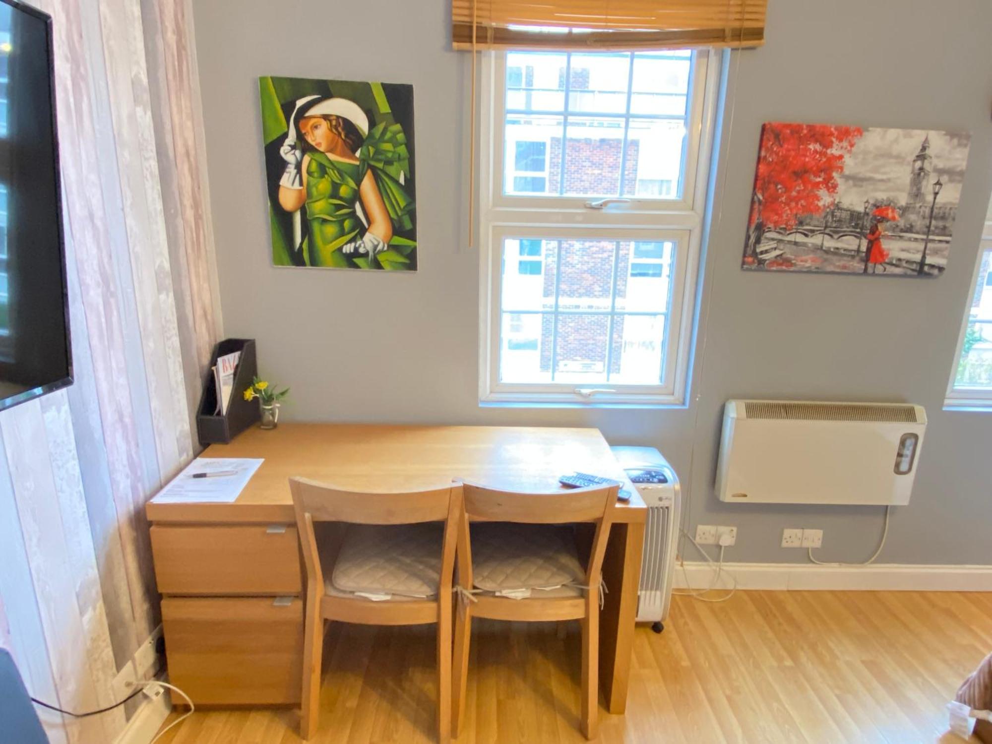 Centre Chic In Apartment London