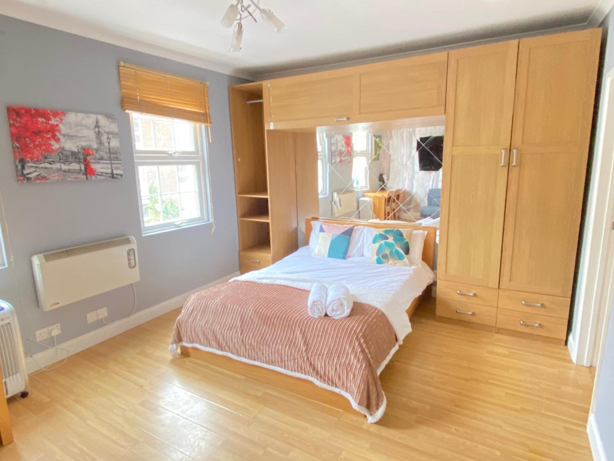 Apartment Centre Chic In London