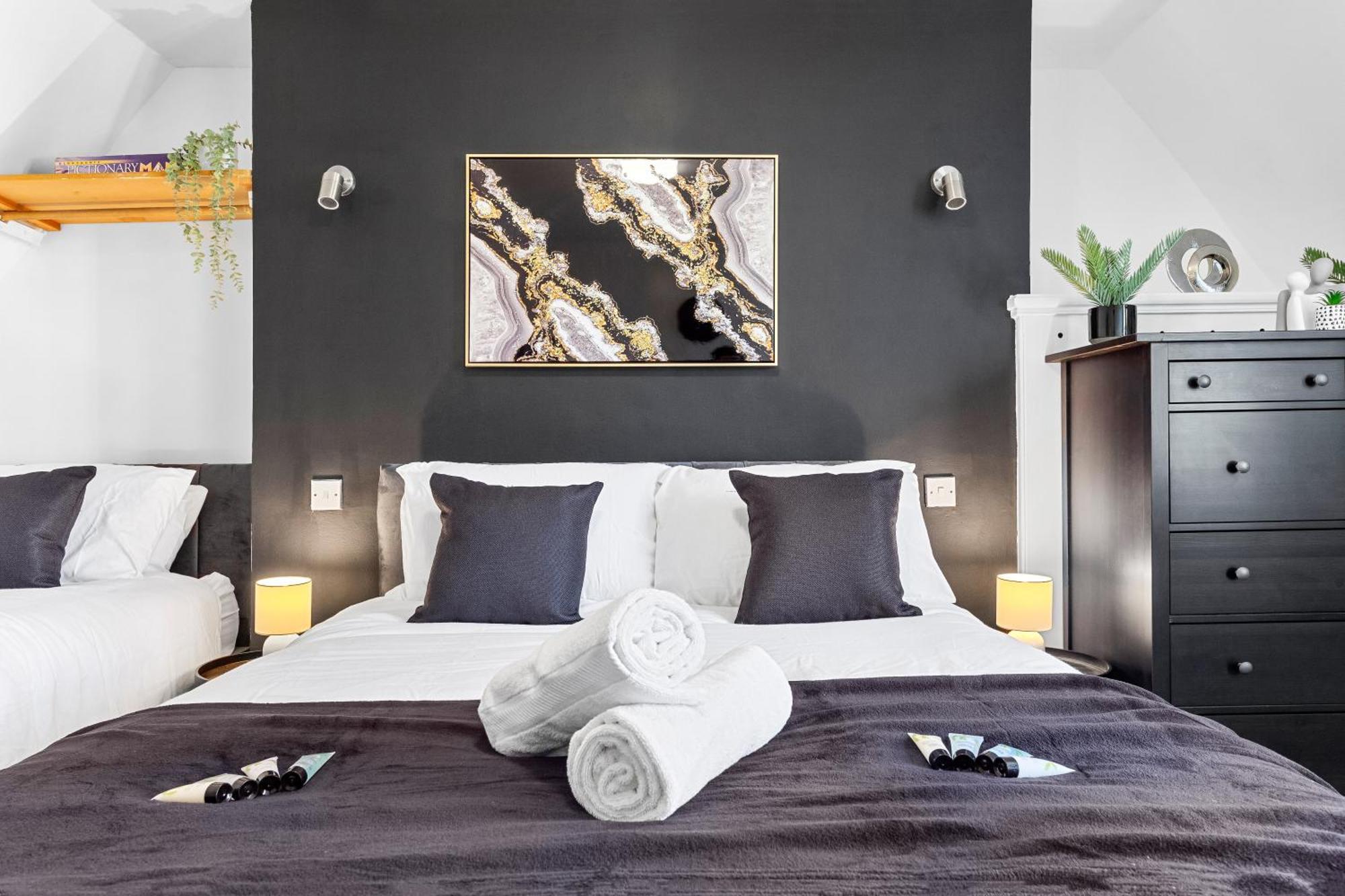 Book Now-save Big - - Brixton -4br-wifi -close To Tube Station- Sleeps10 Apartment
