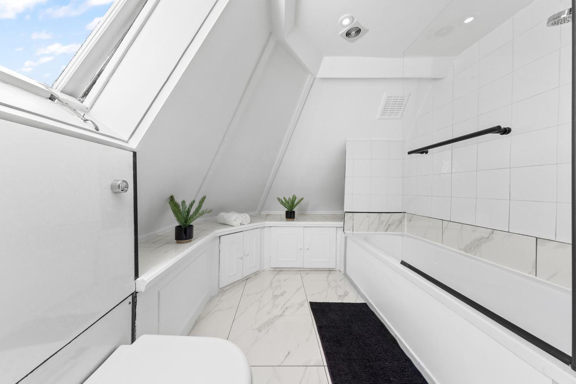 Apartment Book Now-save Big - - Brixton -4br-wifi -close To Tube Station- Sleeps10 *