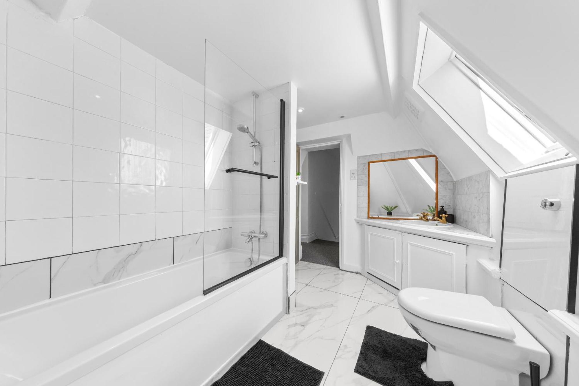 Book Now-save Big - - Brixton -4br-wifi -close To Tube Station- Sleeps10 *