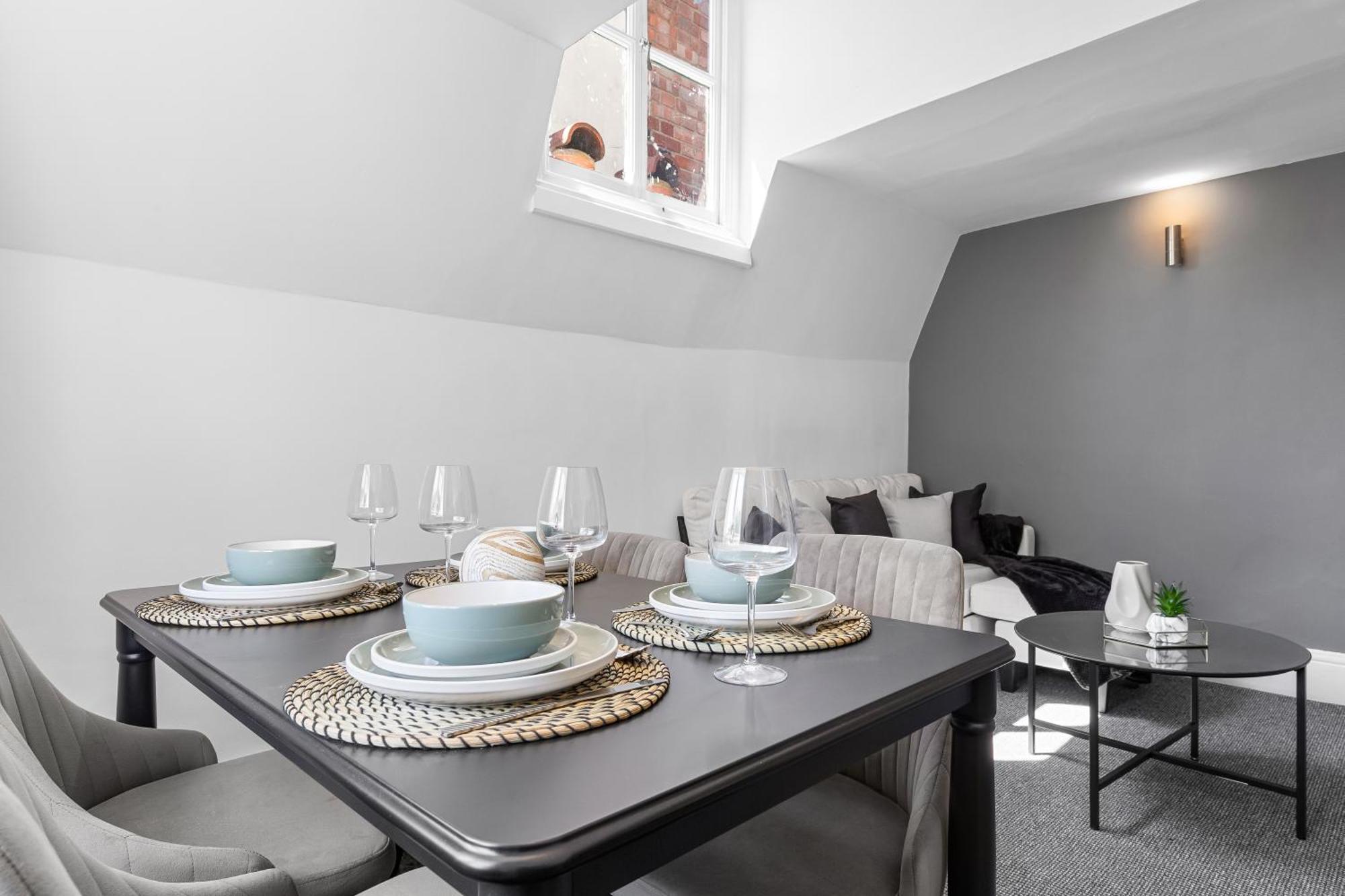 Book Now-save Big - - Brixton -4br-wifi -close To Tube Station- Sleeps10 * London