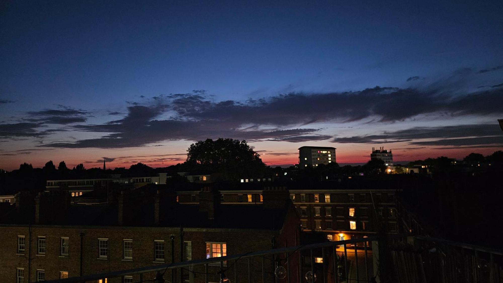 Roof Terrace, 2-bed 2-bath, Stoke Newington Leilighet