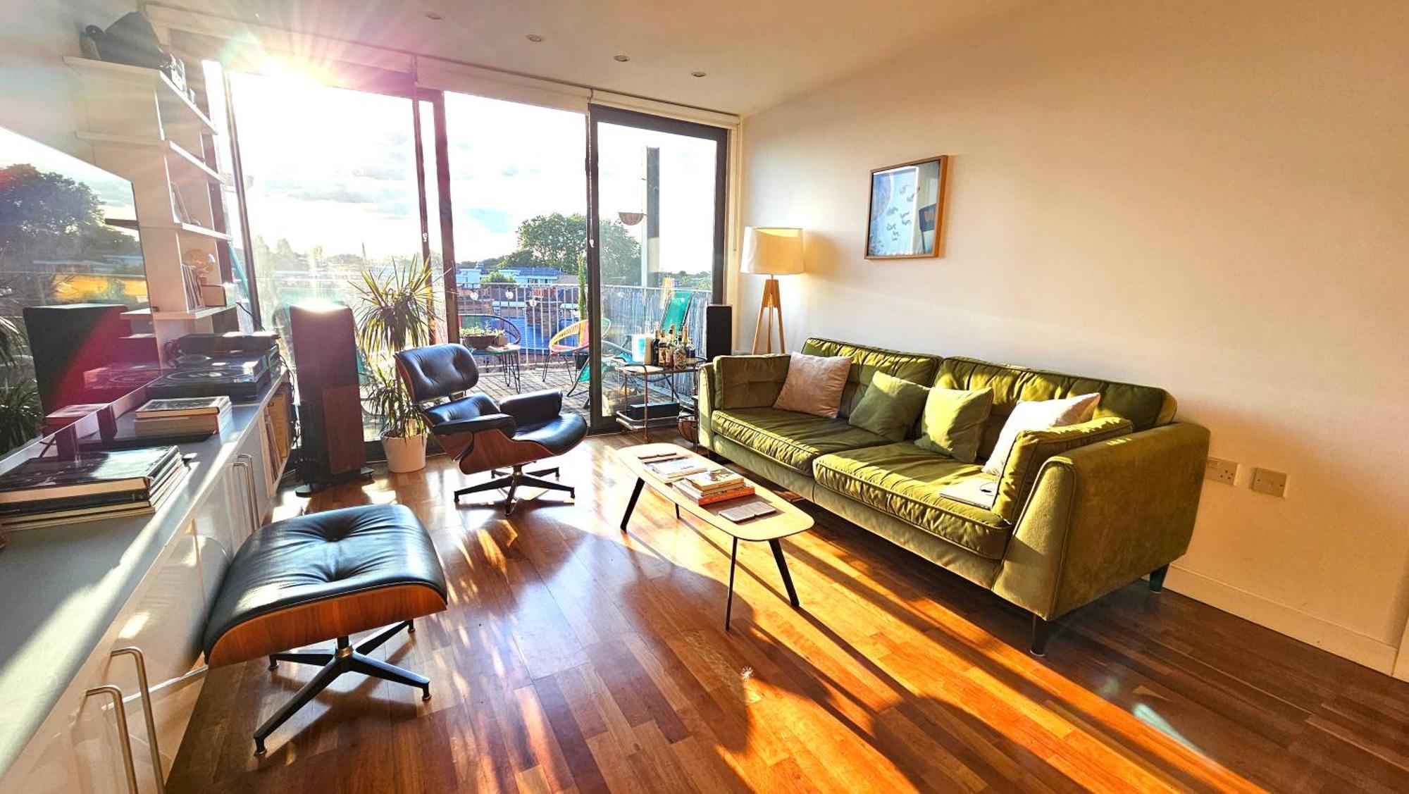 Leilighet Roof Terrace, 2-bed 2-bath, Stoke Newington *