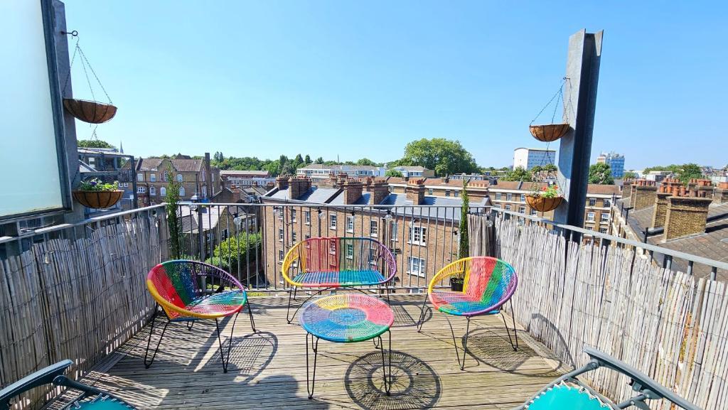 Roof Terrace, 2-bed 2-bath, Stoke Newington *