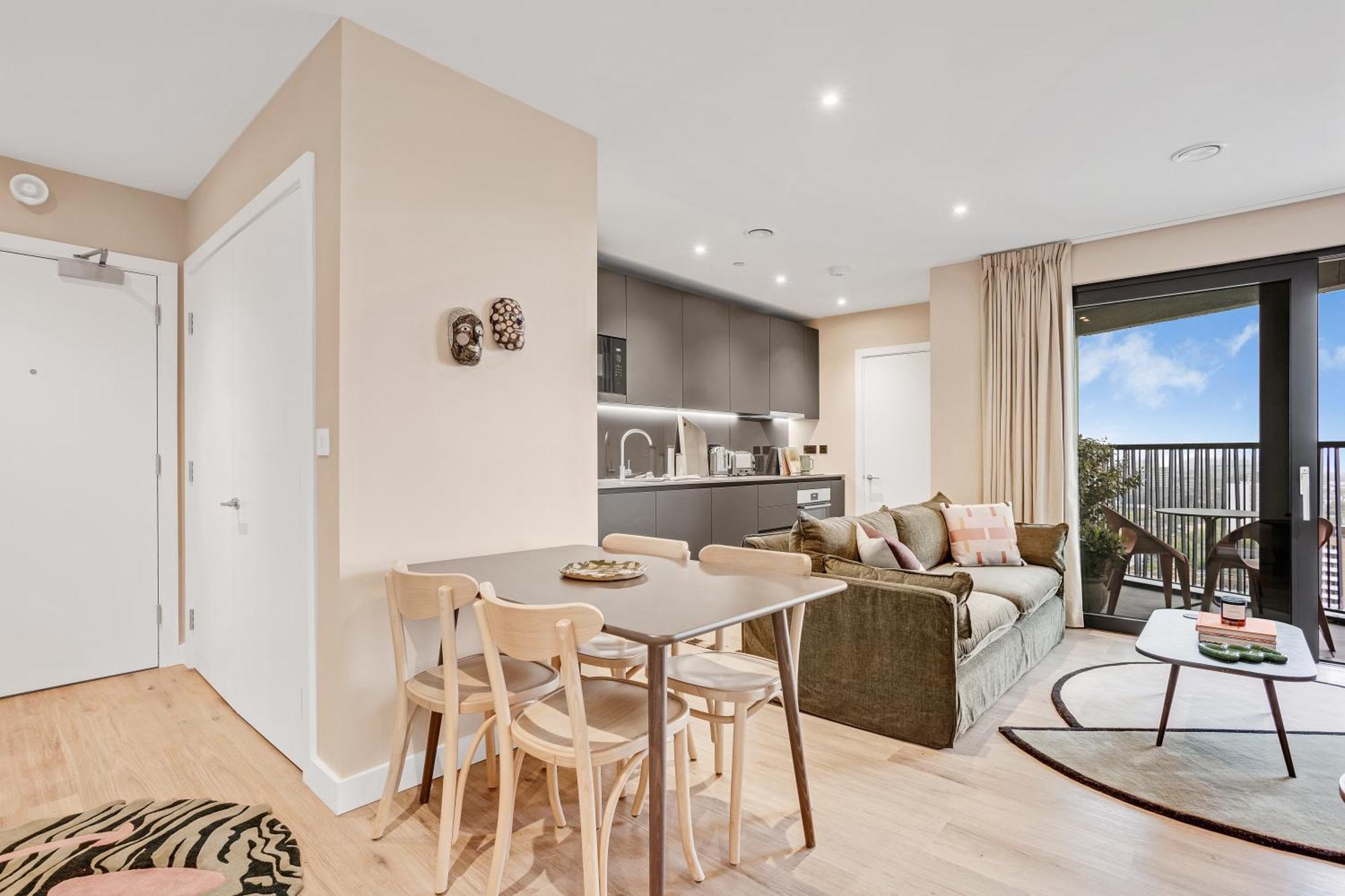 Riverstone Heights Apartment London