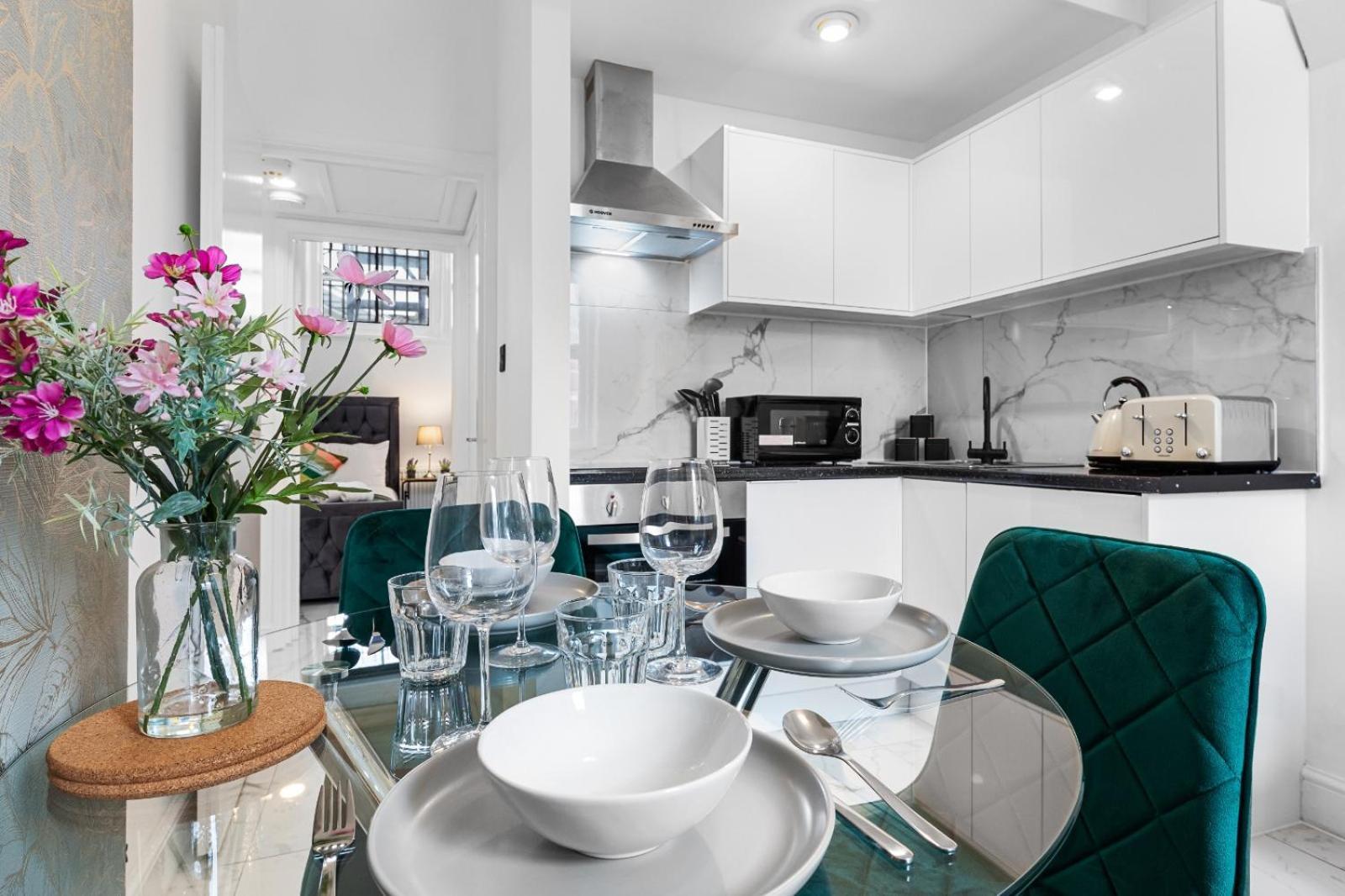 Apartment 1b Flat, Sleeps 5 In Finchley Tw18