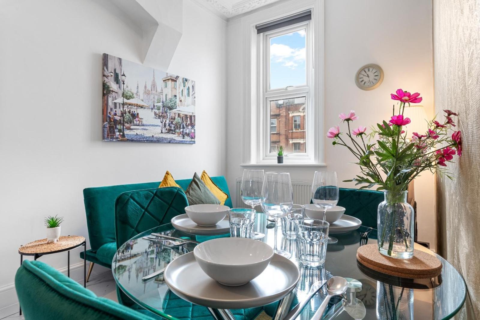 Apartment 1b Flat, Sleeps 5 In Finchley Tw18 *
