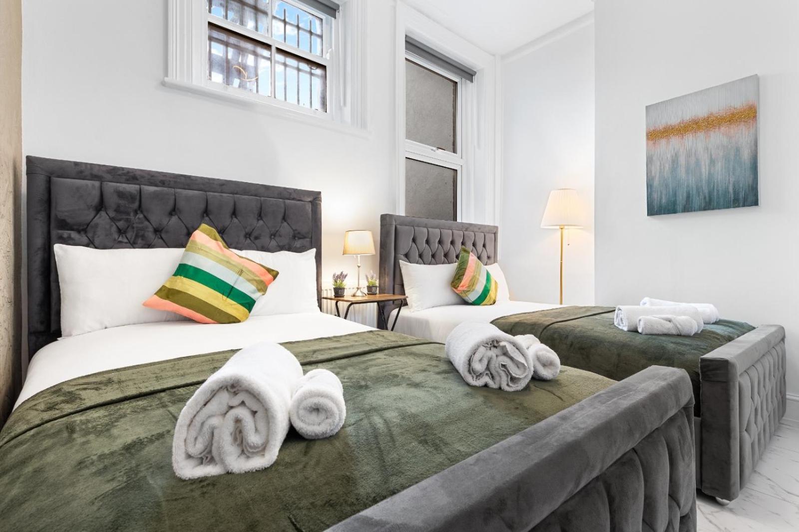 1b Flat, Sleeps 5 In Finchley Tw18 Apartment London