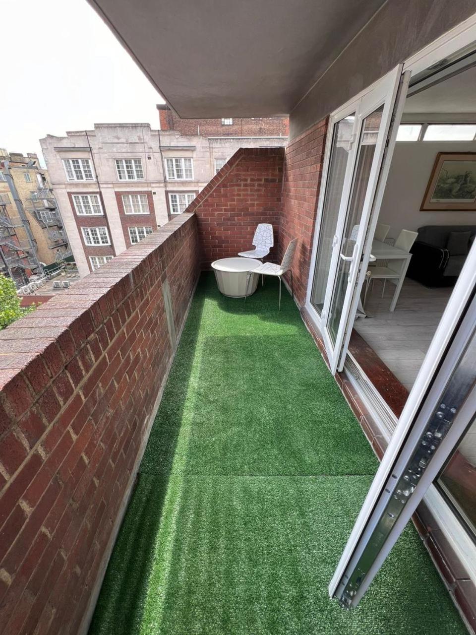 Queens Way Apartment *