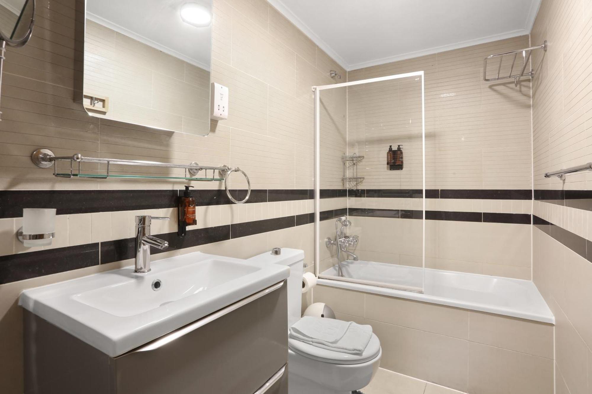 Spacious 2 Bedroom Flat Near Hyde Park By Beiroom London