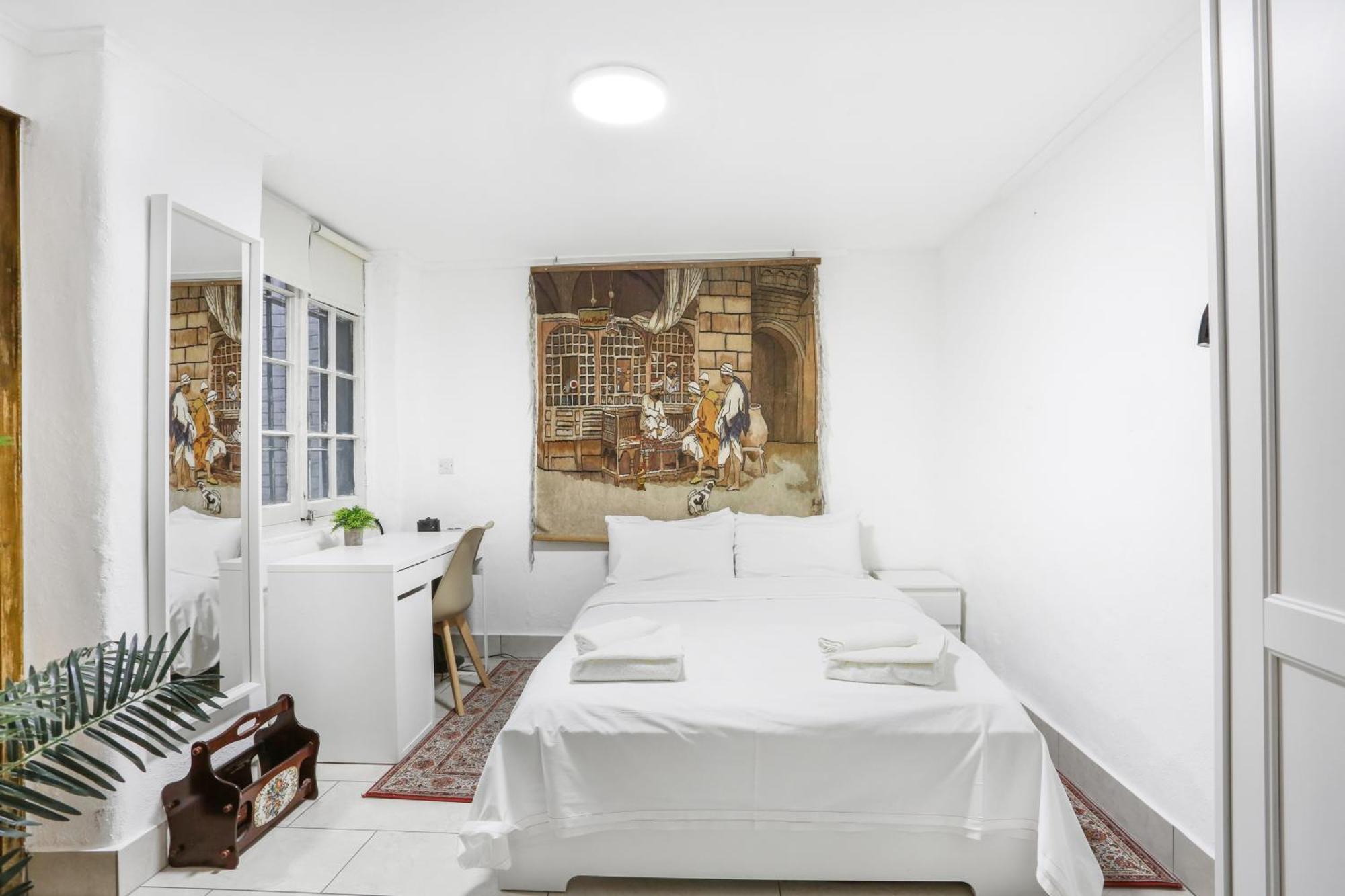Spacious 2 Bedroom Flat Near Hyde Park By Beiroom Apartment